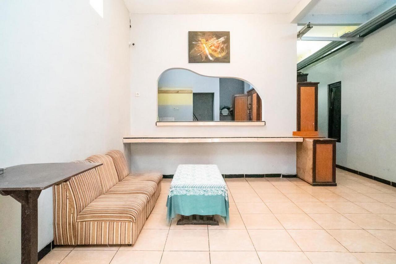Jotel Guest House Mitra Reddoorz Pulauberayan Exteriér fotografie