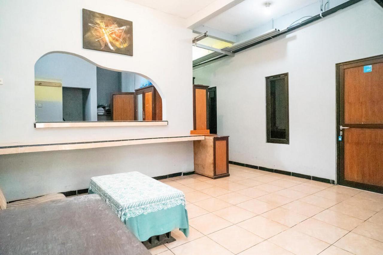 Jotel Guest House Mitra Reddoorz Pulauberayan Exteriér fotografie