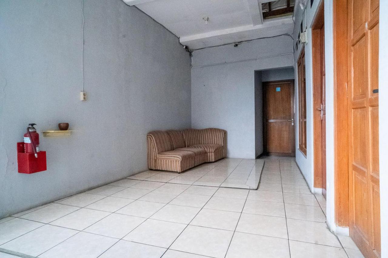 Jotel Guest House Mitra Reddoorz Pulauberayan Exteriér fotografie